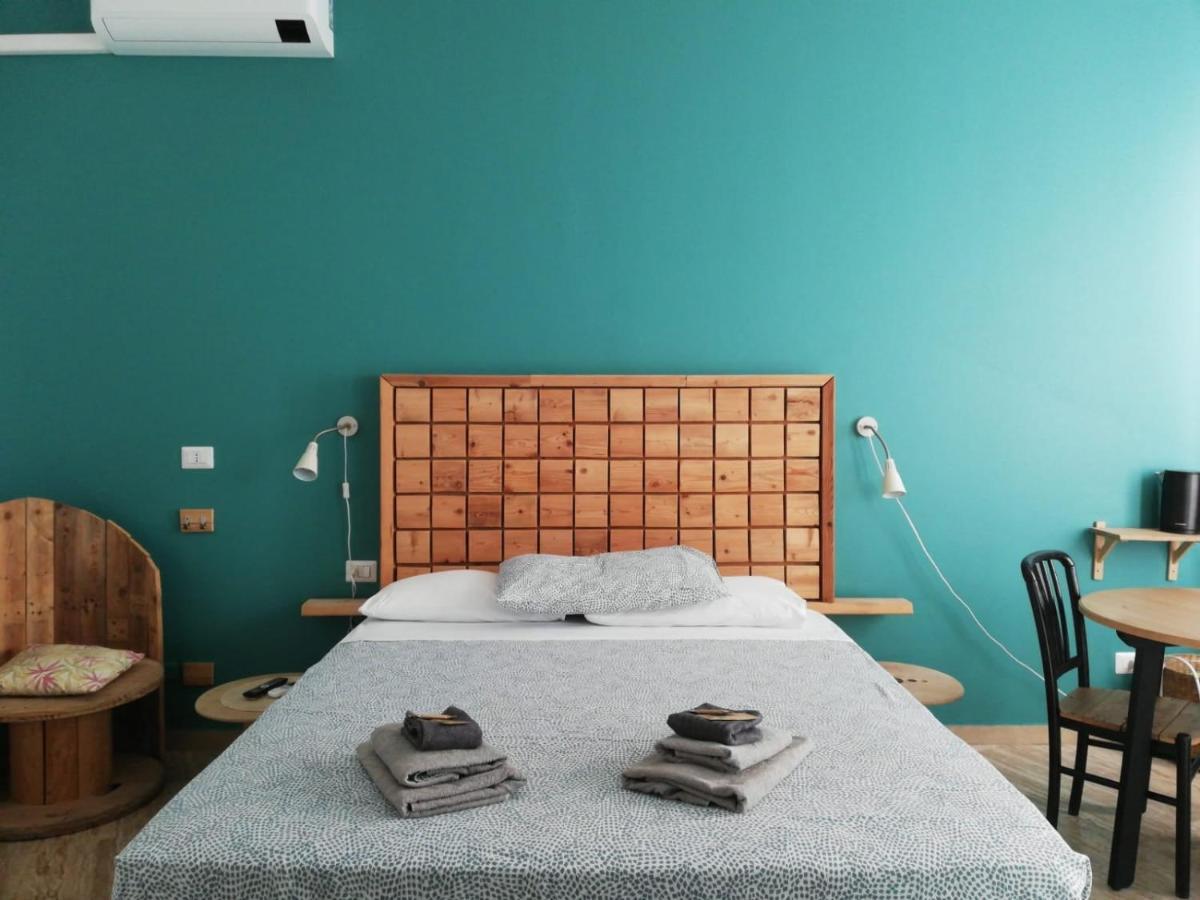 La Cordata Accommodation - Woodhouse Bike Hotel チニゼッロ・バルサモ エクステリア 写真