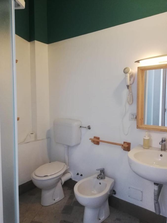 La Cordata Accommodation - Woodhouse Bike Hotel チニゼッロ・バルサモ エクステリア 写真