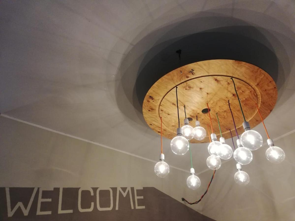 La Cordata Accommodation - Woodhouse Bike Hotel チニゼッロ・バルサモ エクステリア 写真