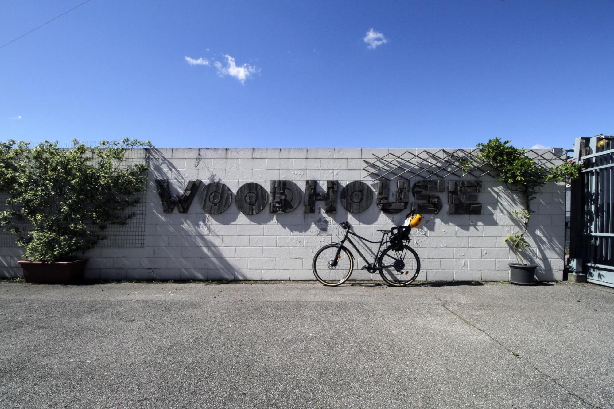 La Cordata Accommodation - Woodhouse Bike Hotel チニゼッロ・バルサモ エクステリア 写真