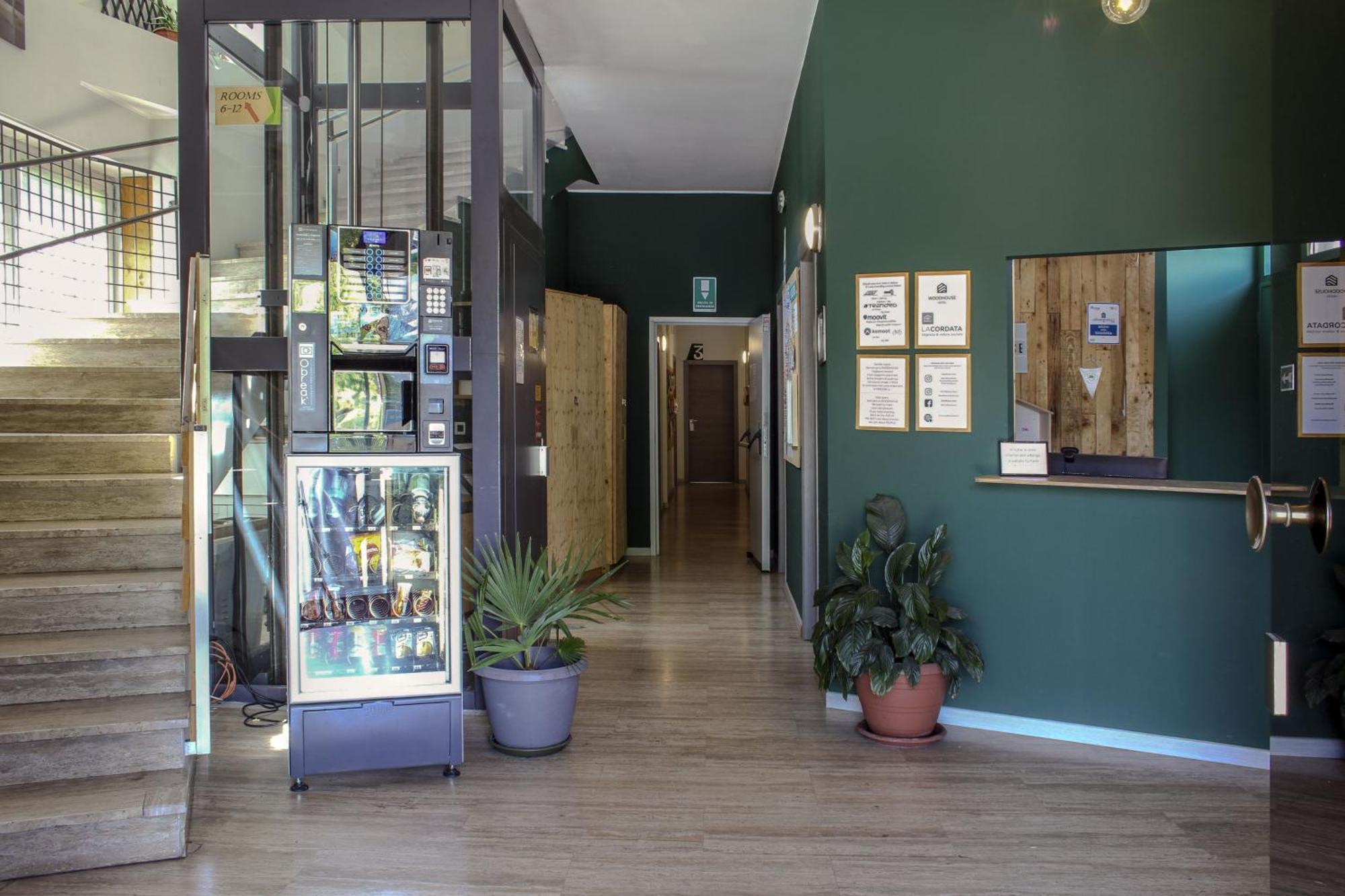 La Cordata Accommodation - Woodhouse Bike Hotel チニゼッロ・バルサモ エクステリア 写真